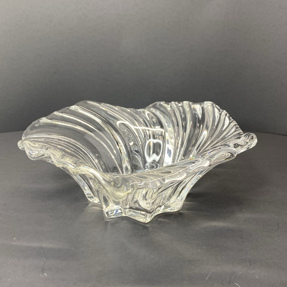 Mikasa Belle‎ Epoque 8" Crystal Clear Glass Swirl Bowl Ruffled Rim